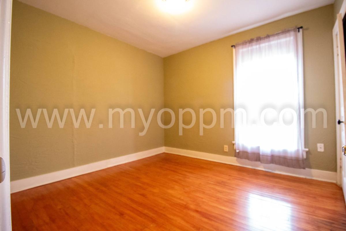 Apartment for rent at 1322 1324 S, Omaha, NE 68108