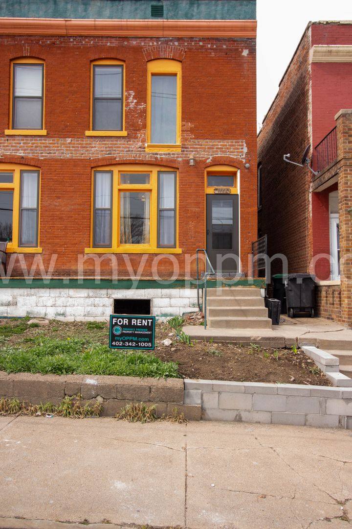 Apartment for rent at 1322 1324 S, Omaha, NE 68108
