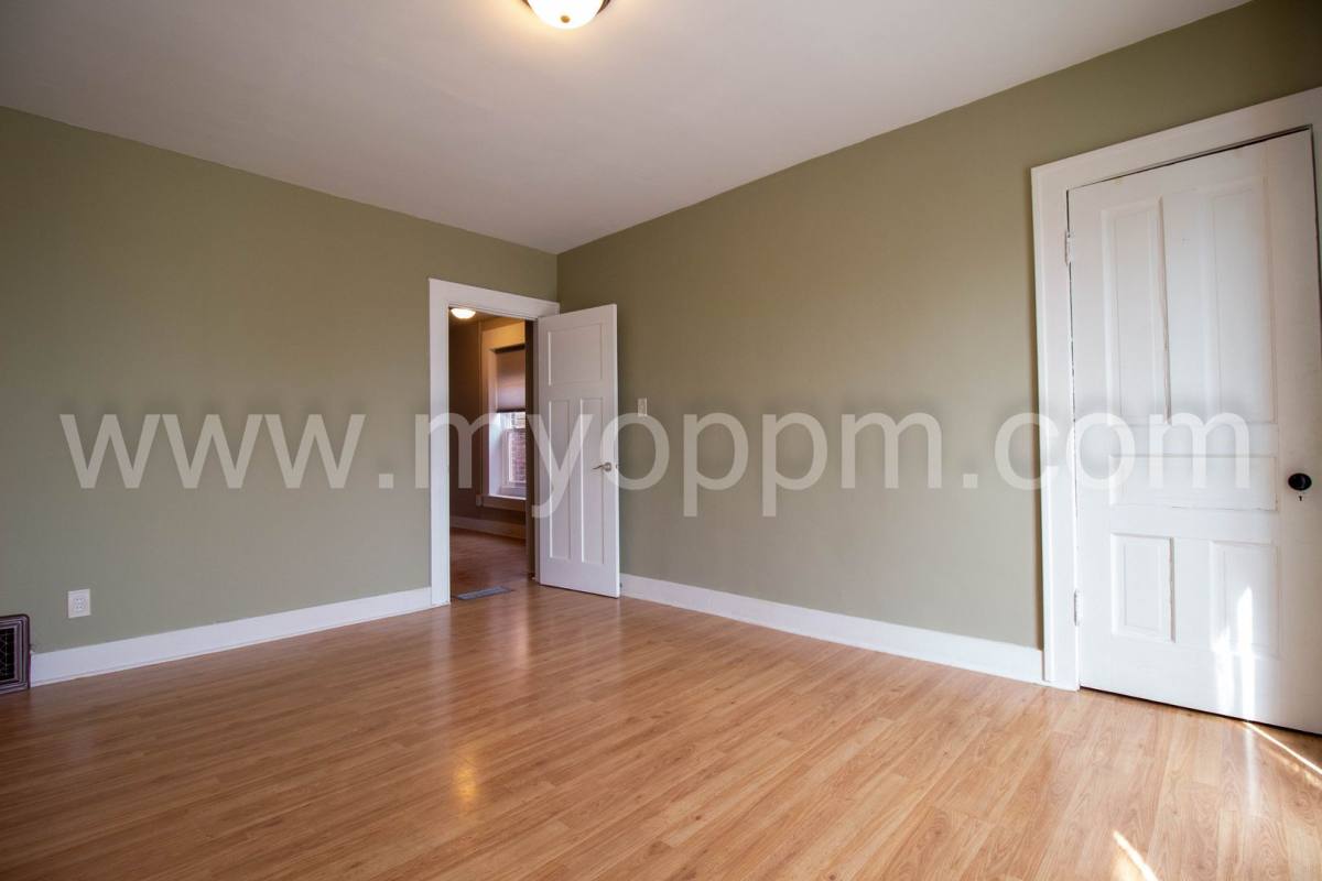 Apartment for rent at 1322 1324 S, Omaha, NE 68108