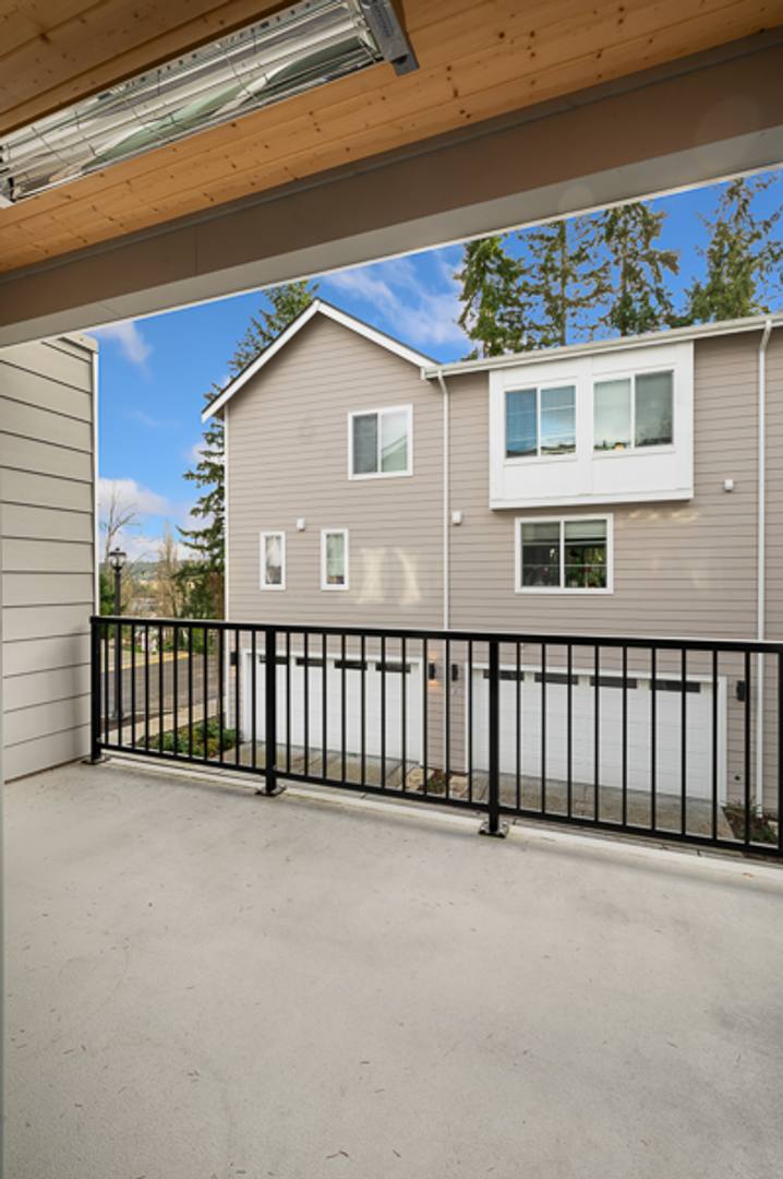 Townhouse for rent at 6636 NE 188th Court, Kenmore, WA 98028
