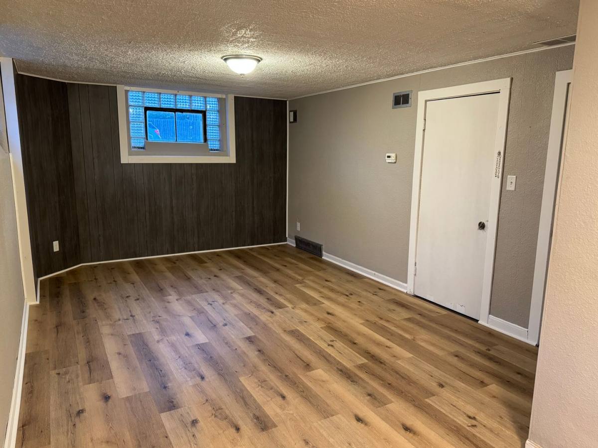 Apartment for rent at 941 Sheridan, Salina, KS 67401