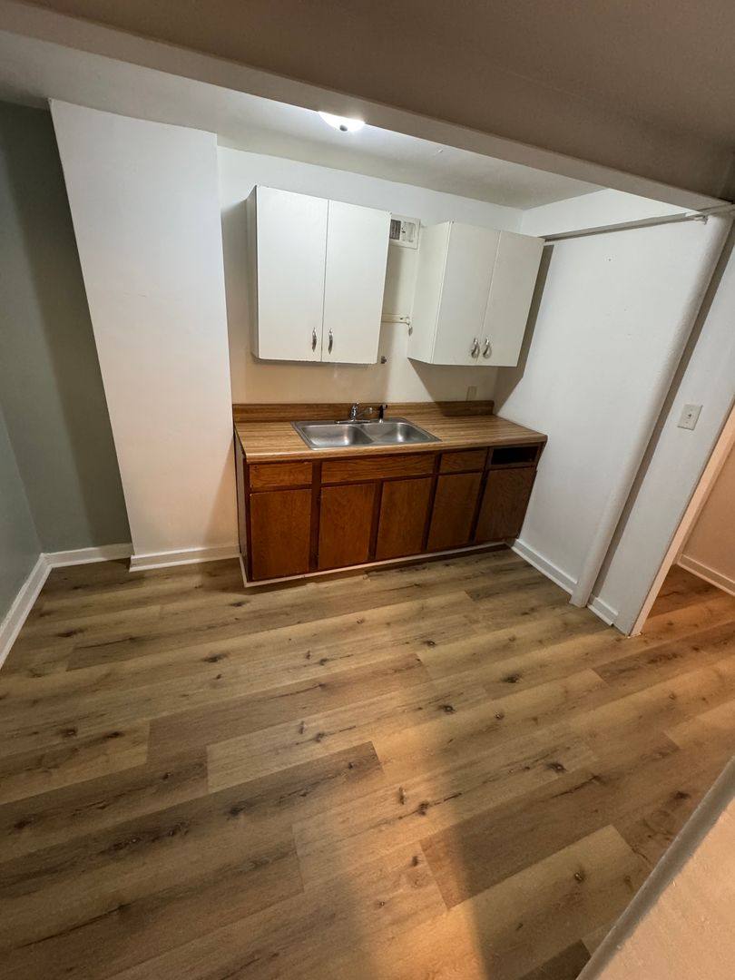 Apartment for rent at 941 Sheridan, Salina, KS 67401