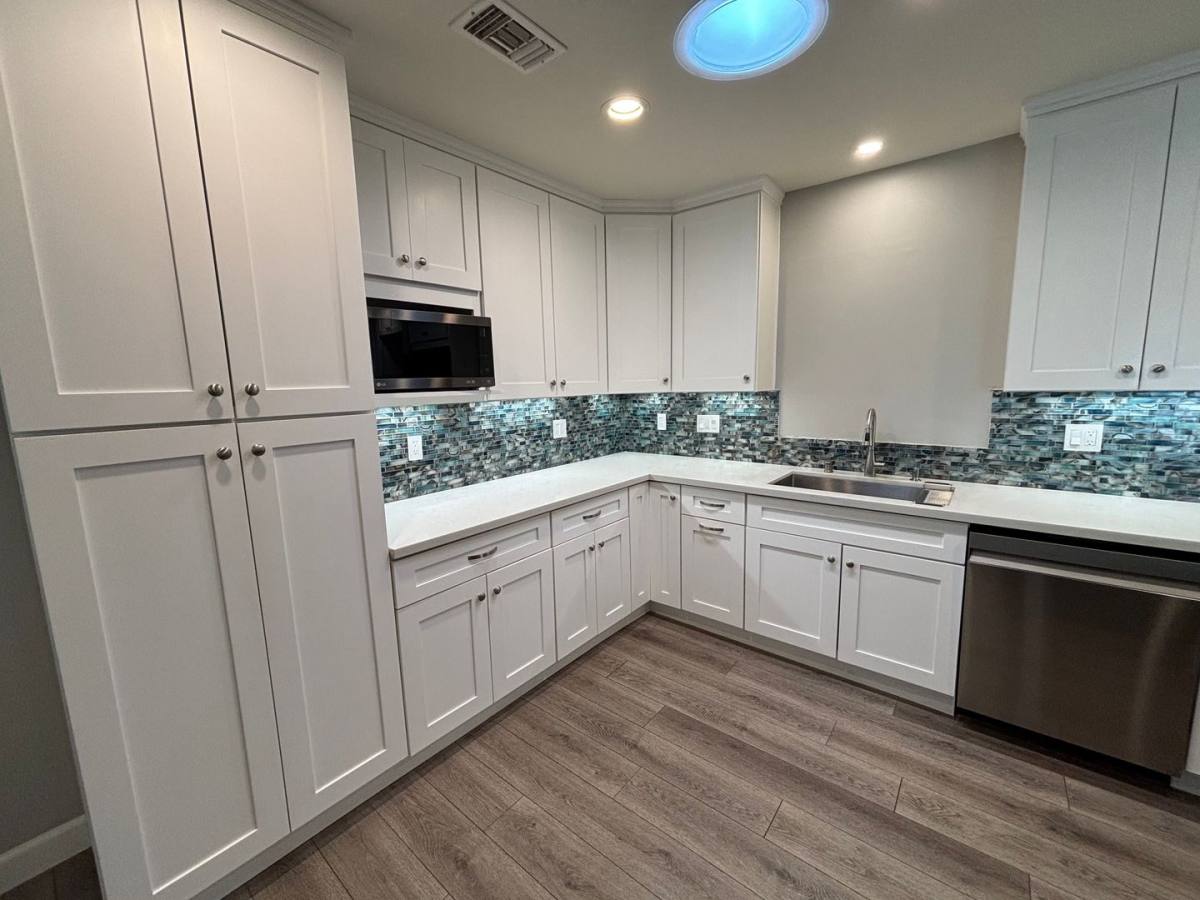 Apartment for rent at 5502 Adenmoor Ave, Lakewood, CA 90713