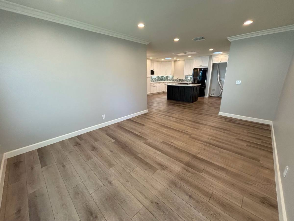 Apartment for rent at 5502 Adenmoor Ave, Lakewood, CA 90713