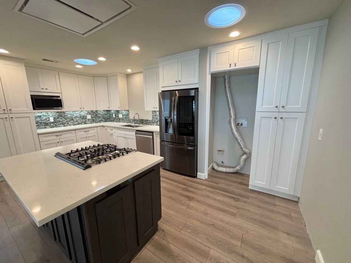 Apartment for rent at 5502 Adenmoor Ave, Lakewood, CA 90713