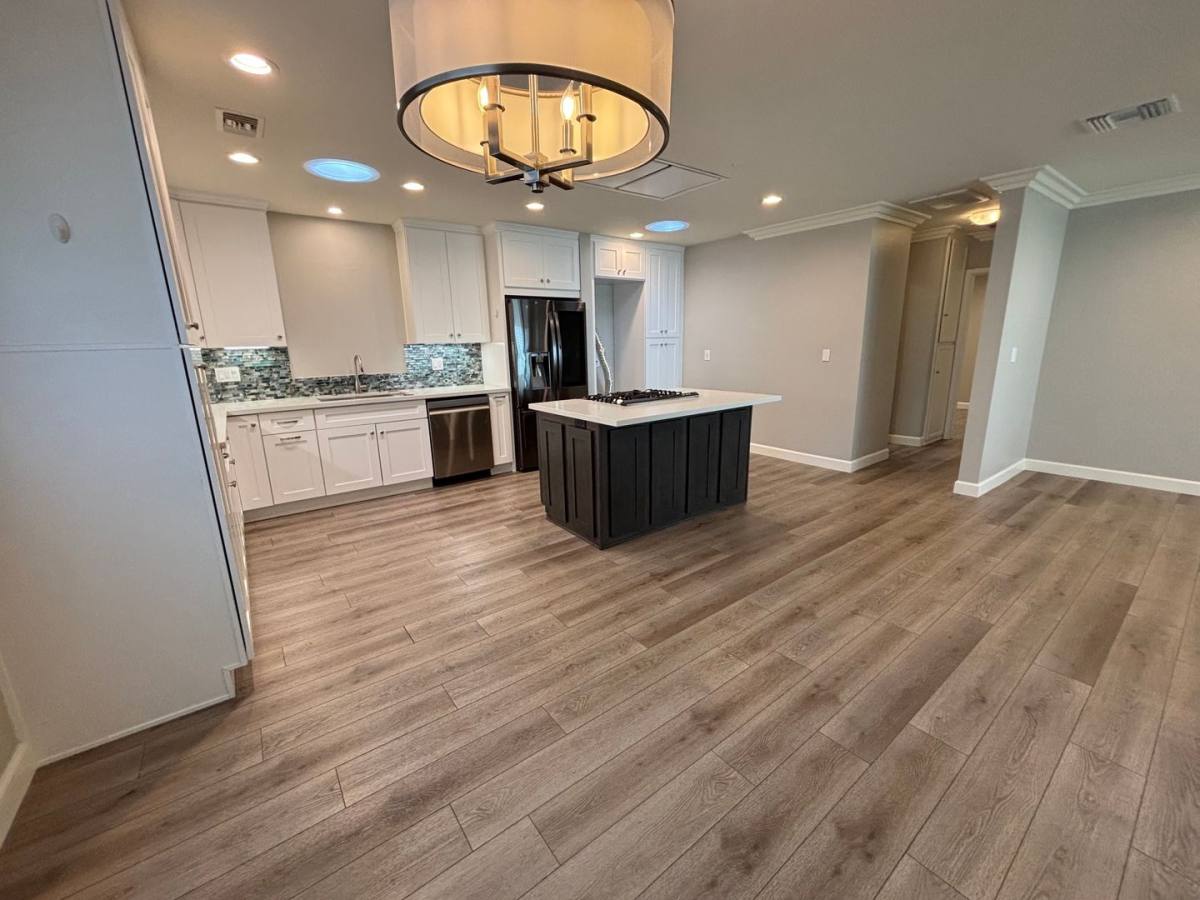 Apartment for rent at 5502 Adenmoor Ave, Lakewood, CA 90713