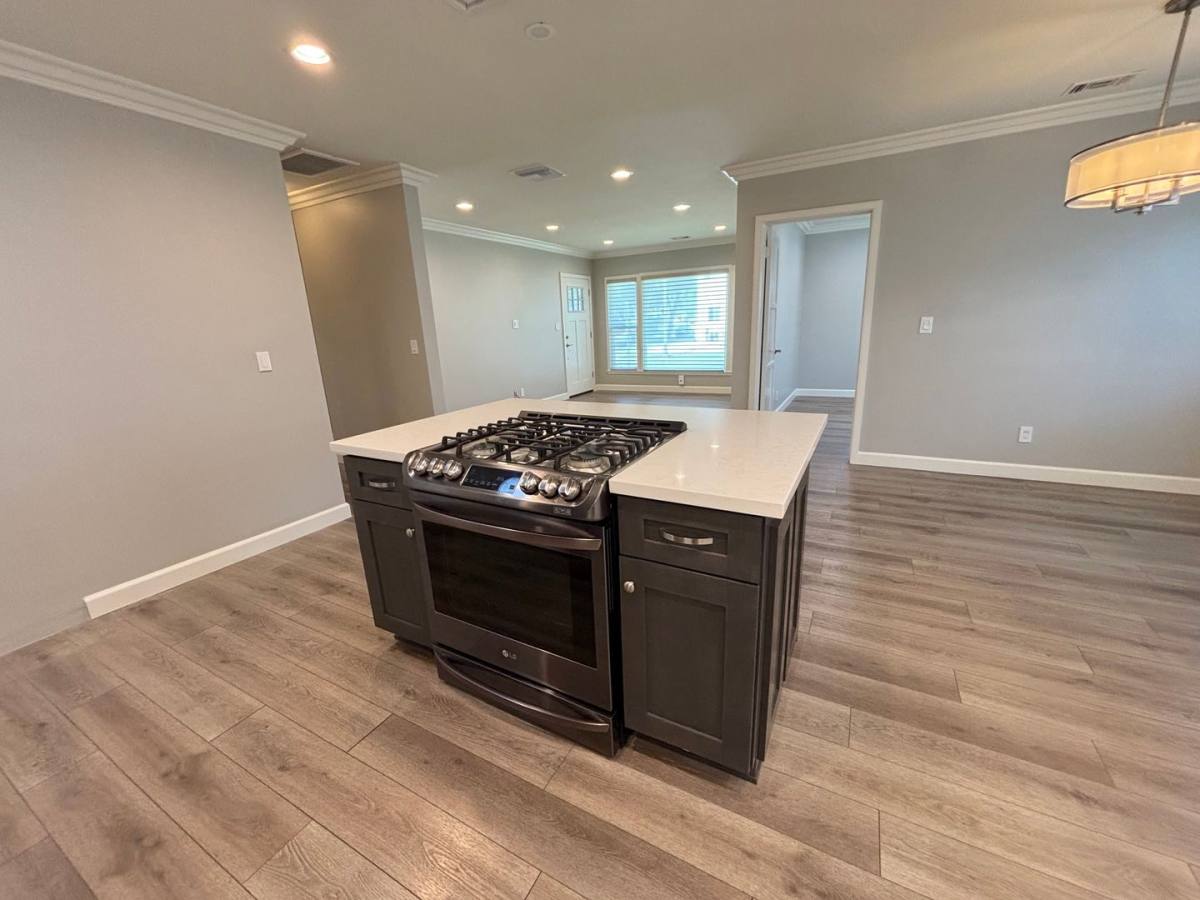 Apartment for rent at 5502 Adenmoor Ave, Lakewood, CA 90713