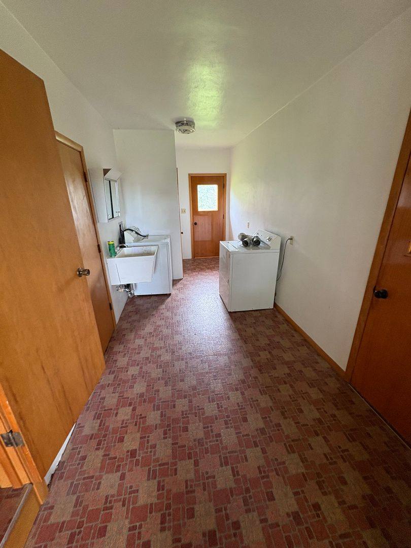 House for rent at 32506 320th St, New Hartford, IA 50660