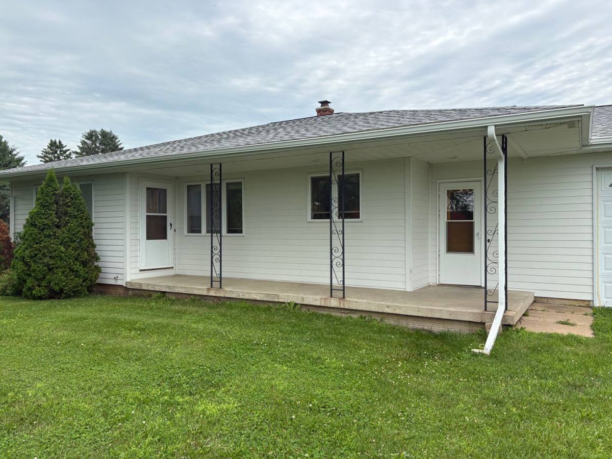 House for rent at 32506 320th St, New Hartford, IA 50660