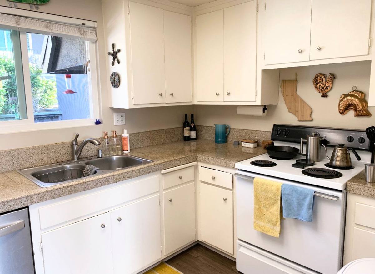 Apartment for rent at 721 Amigos Way, Newport Beach, CA 92660