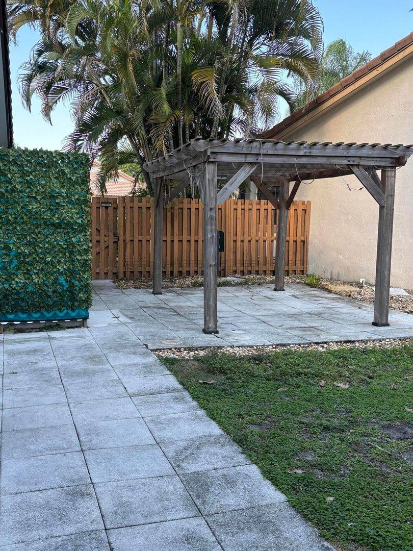House for rent at 2199 Charleston, Fort Lauderdale, FL 33326