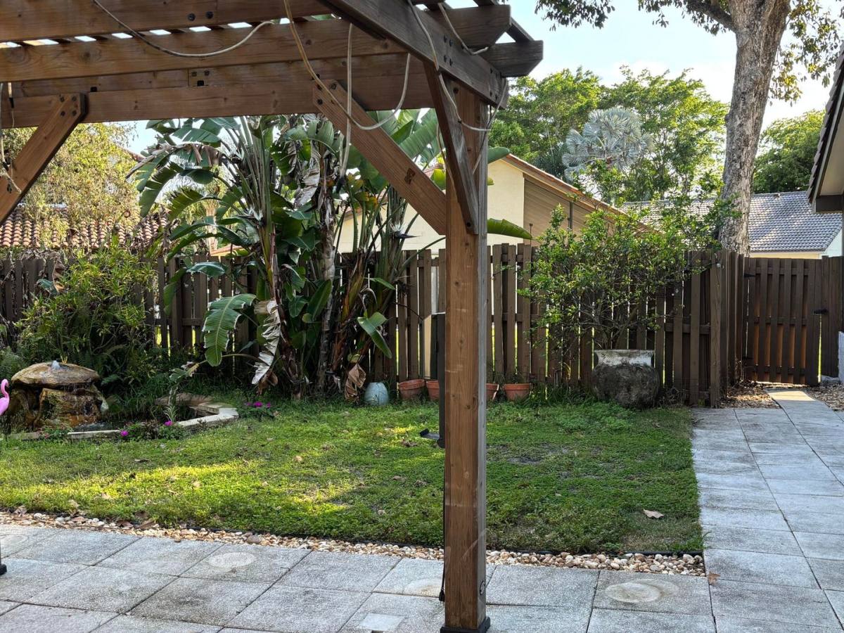 House for rent at 2199 Charleston, Fort Lauderdale, FL 33326
