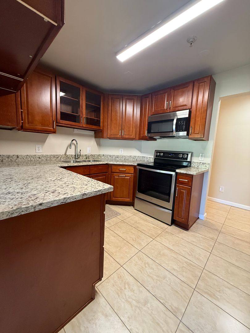 Condo for rent at 18606 52nd Ave W, Lynnwood, WA 98037