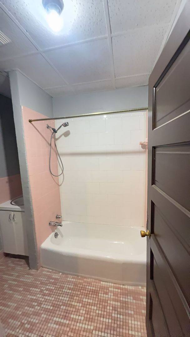 Apartment for rent at 1735 M St, Lincoln, NE 68508