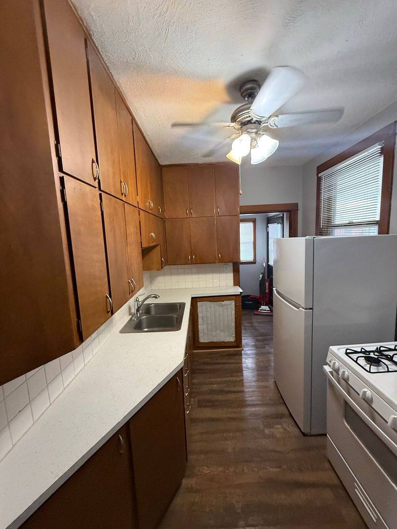Apartment for rent at 1735 M St, Lincoln, NE 68508