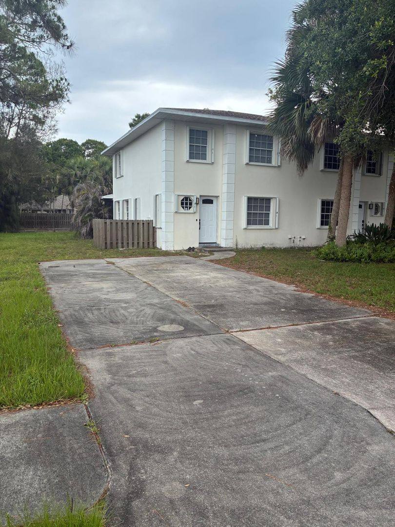 Apartment for rent at 1408 36th Ave, Vero Beach, FL 32960