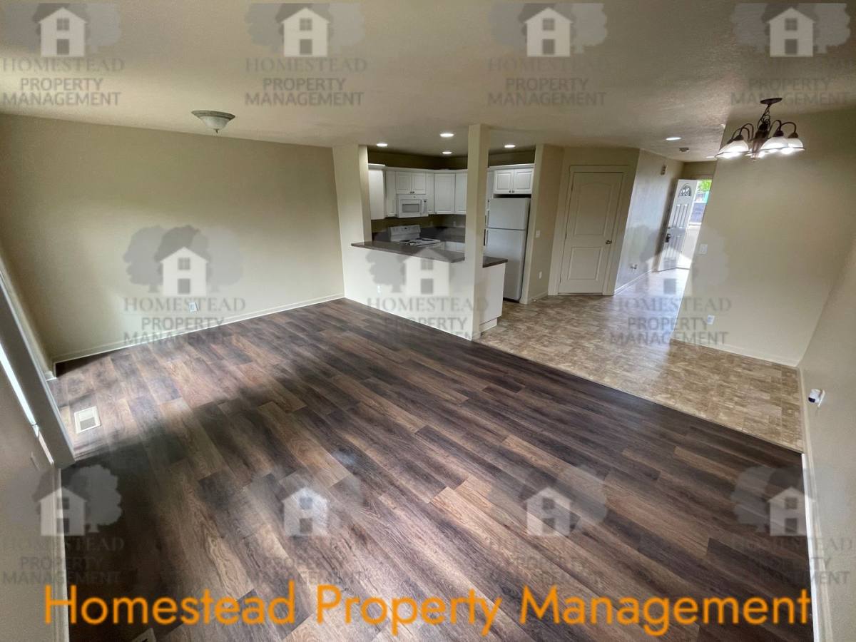 Townhouse for rent at 400-468 Catron St, Monmouth, OR 97361