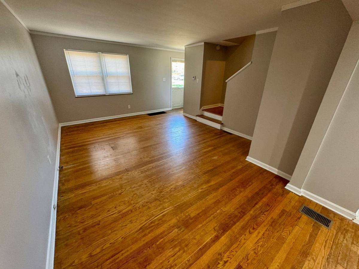 Apartment for rent at 1139 - B Sells Ave, Columbus, OH 43212