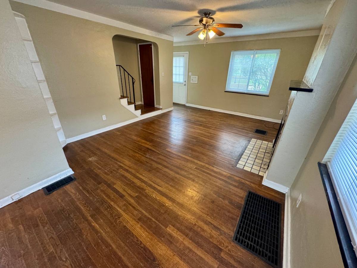 Apartment for rent at 1684-1690 NW Blvd, Columbus, OH 43212