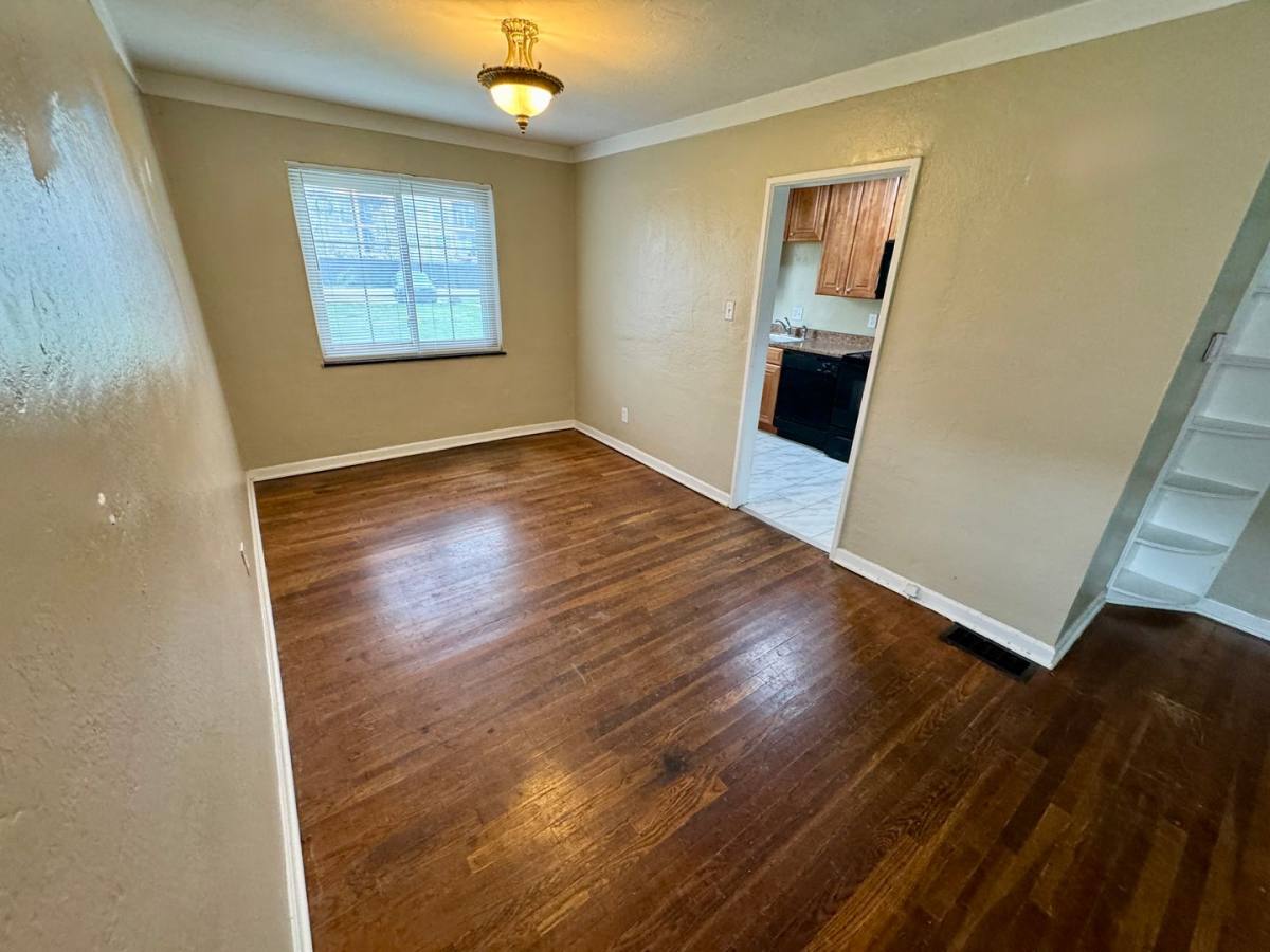 Apartment for rent at 1684-1690 NW Blvd, Columbus, OH 43212