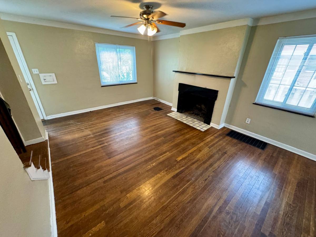 Apartment for rent at 1684-1690 NW Blvd, Columbus, OH 43212