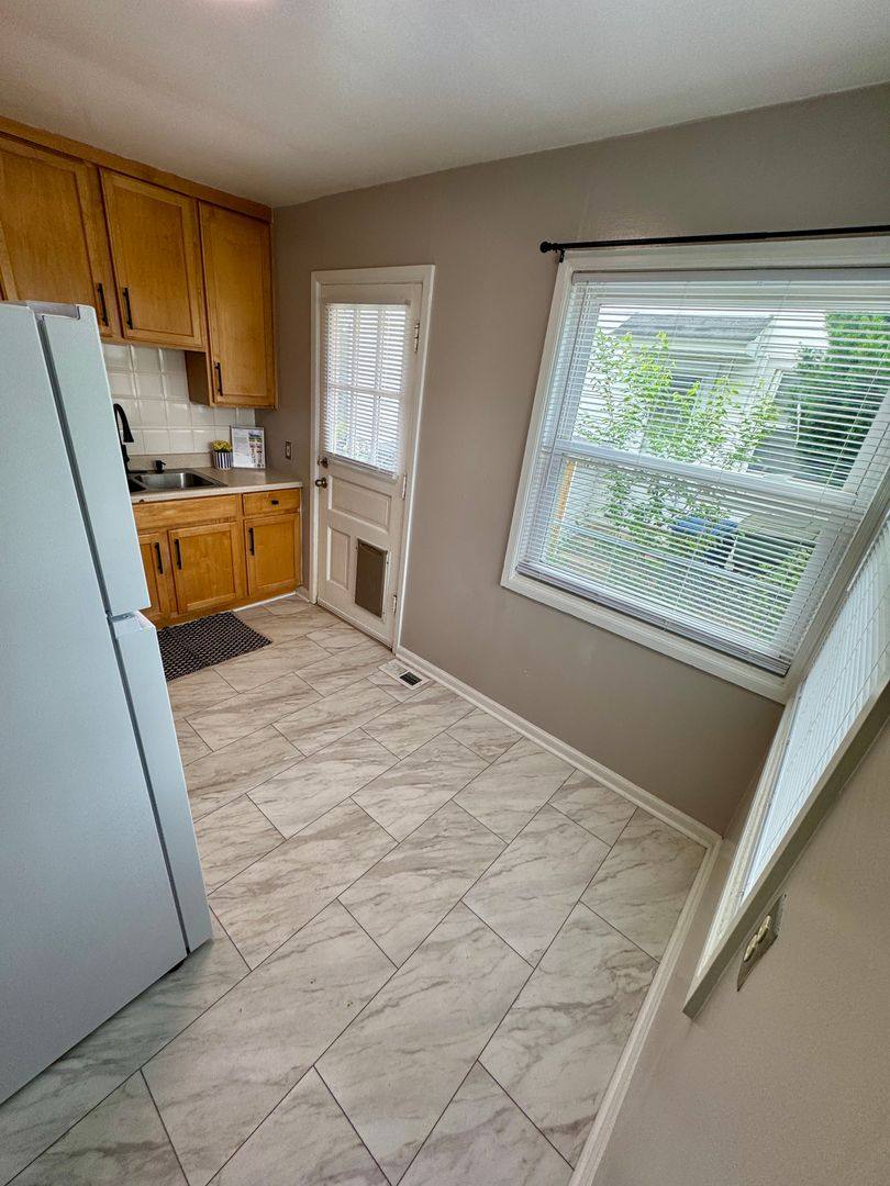 Apartment for rent at 1545-1547 W 7th Ave, Columbus, OH 43212