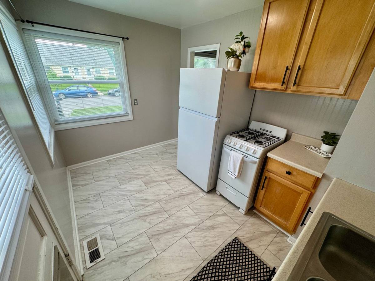 Apartment for rent at 1545-1547 W 7th Ave, Columbus, OH 43212
