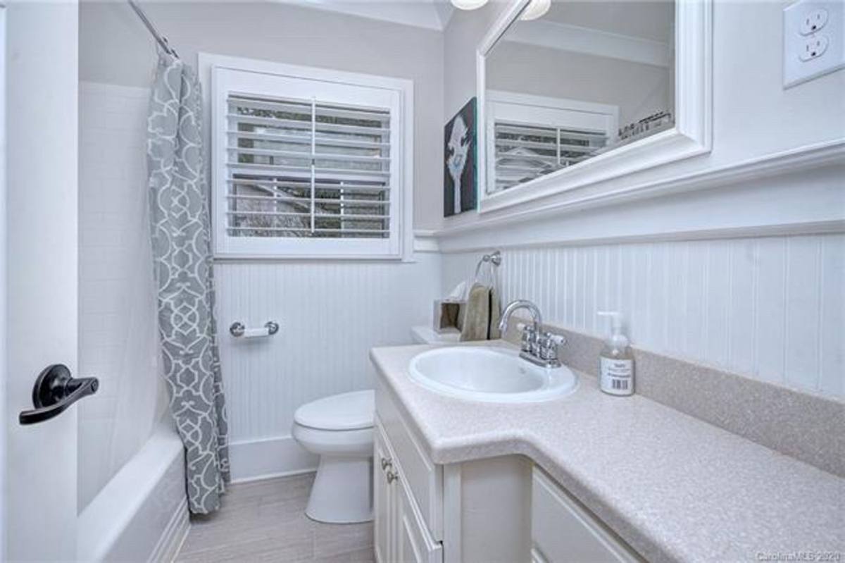 House for rent at 3215 Cambridge Rd, Charlotte, NC 28209