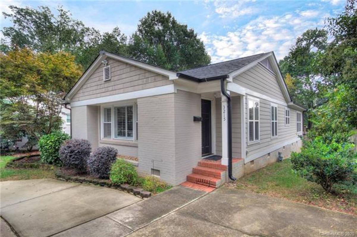 House for rent at 3215 Cambridge Rd, Charlotte, NC 28209
