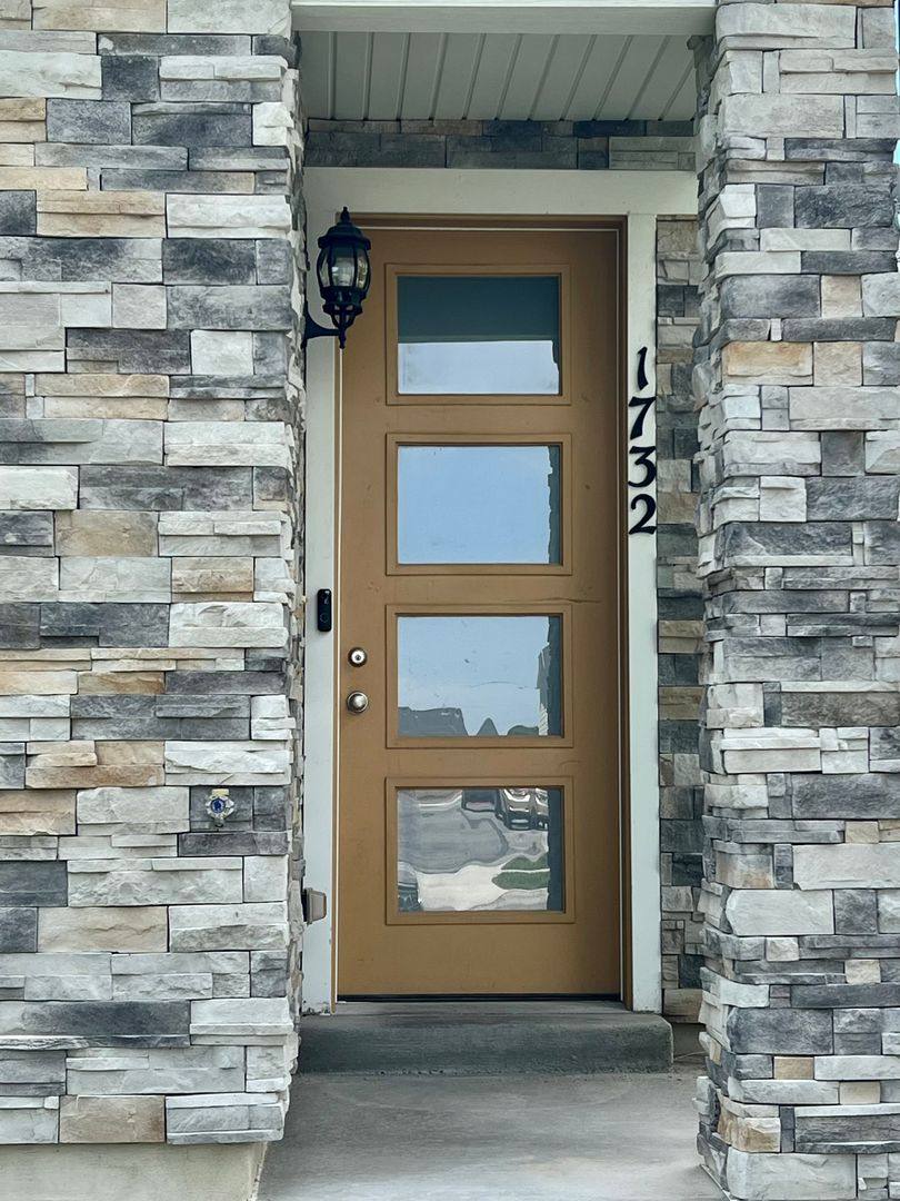 Townhouse for rent at 1732 W Thira Lane, South Jordan, UT 84095