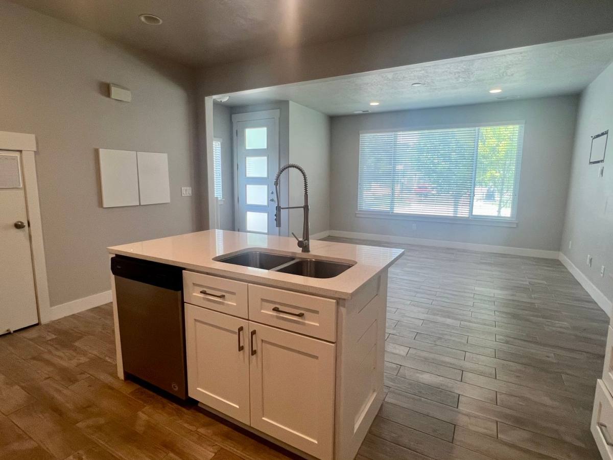 Townhouse for rent at 1732 W Thira Lane, South Jordan, UT 84095