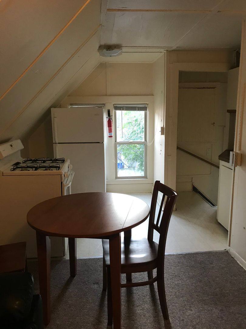 Apartment for rent at 109 Nthayer St, Ann Arbor, MI 48104