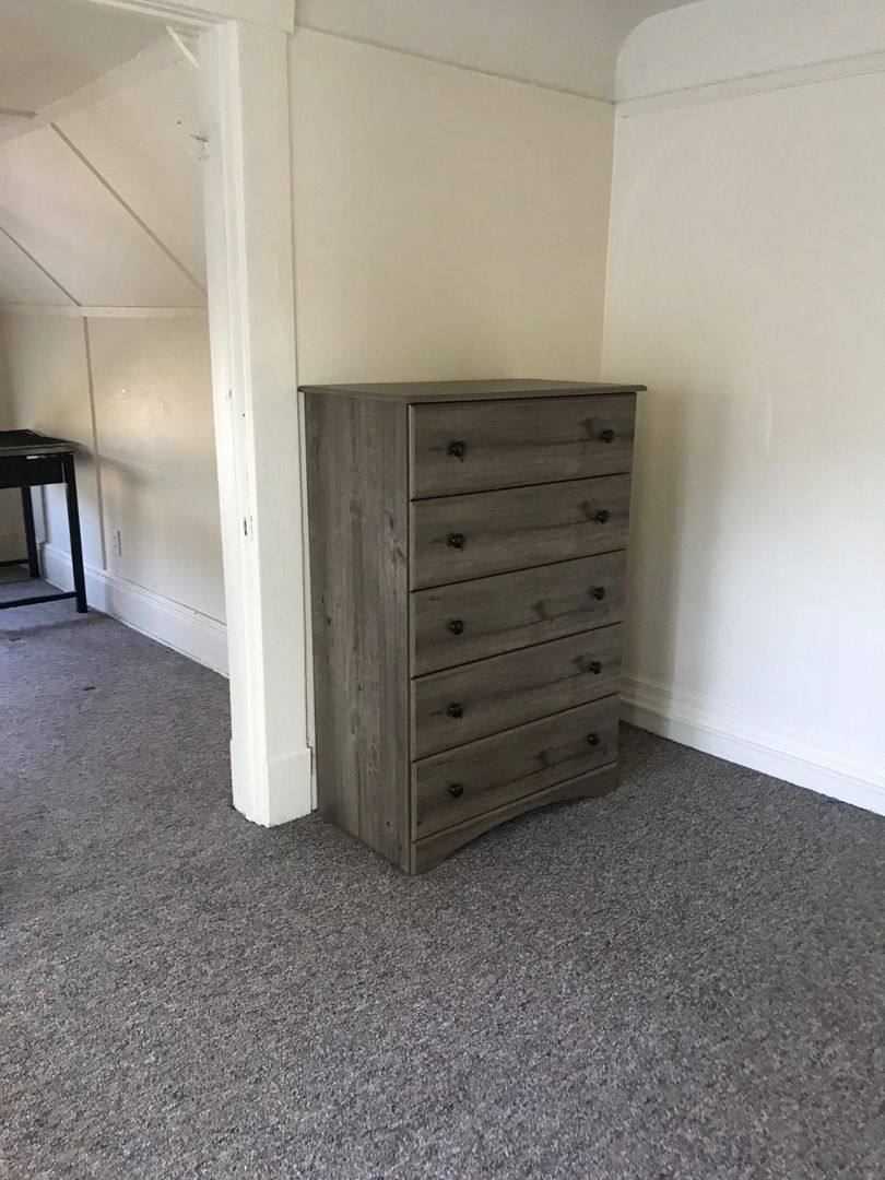Apartment for rent at 109 Nthayer St, Ann Arbor, MI 48104