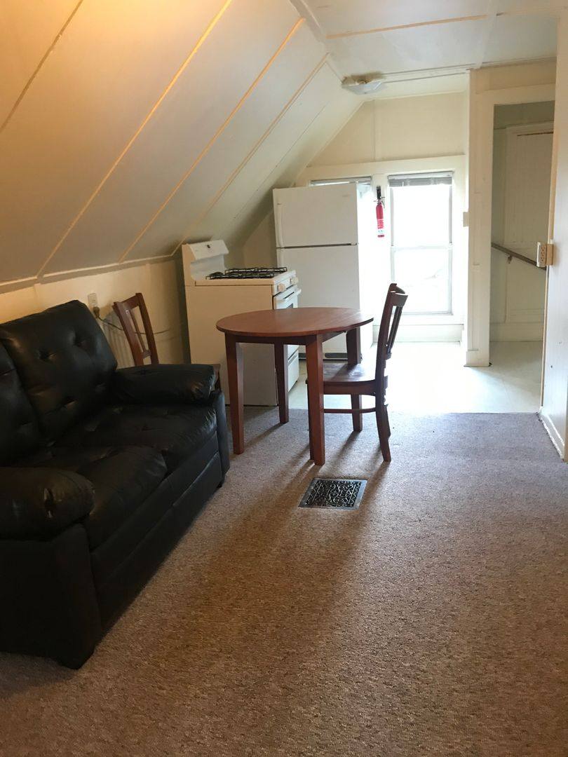 Apartment for rent at 109 Nthayer St, Ann Arbor, MI 48104