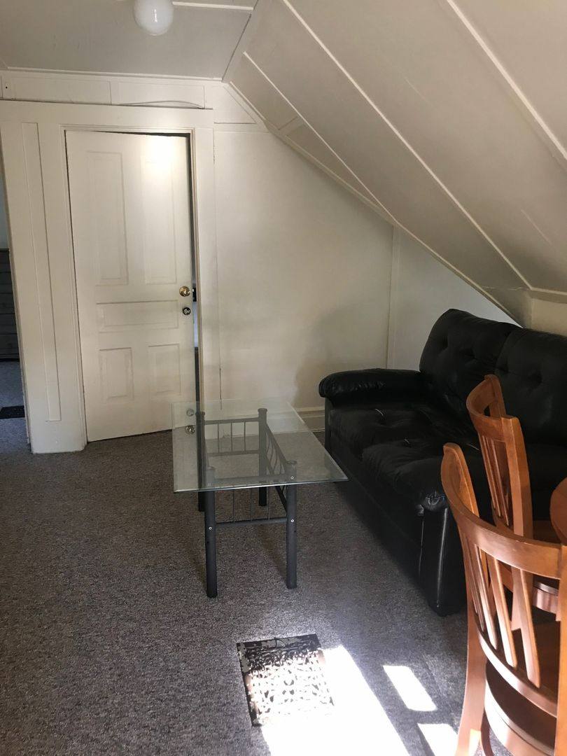 Apartment for rent at 109 Nthayer St, Ann Arbor, MI 48104