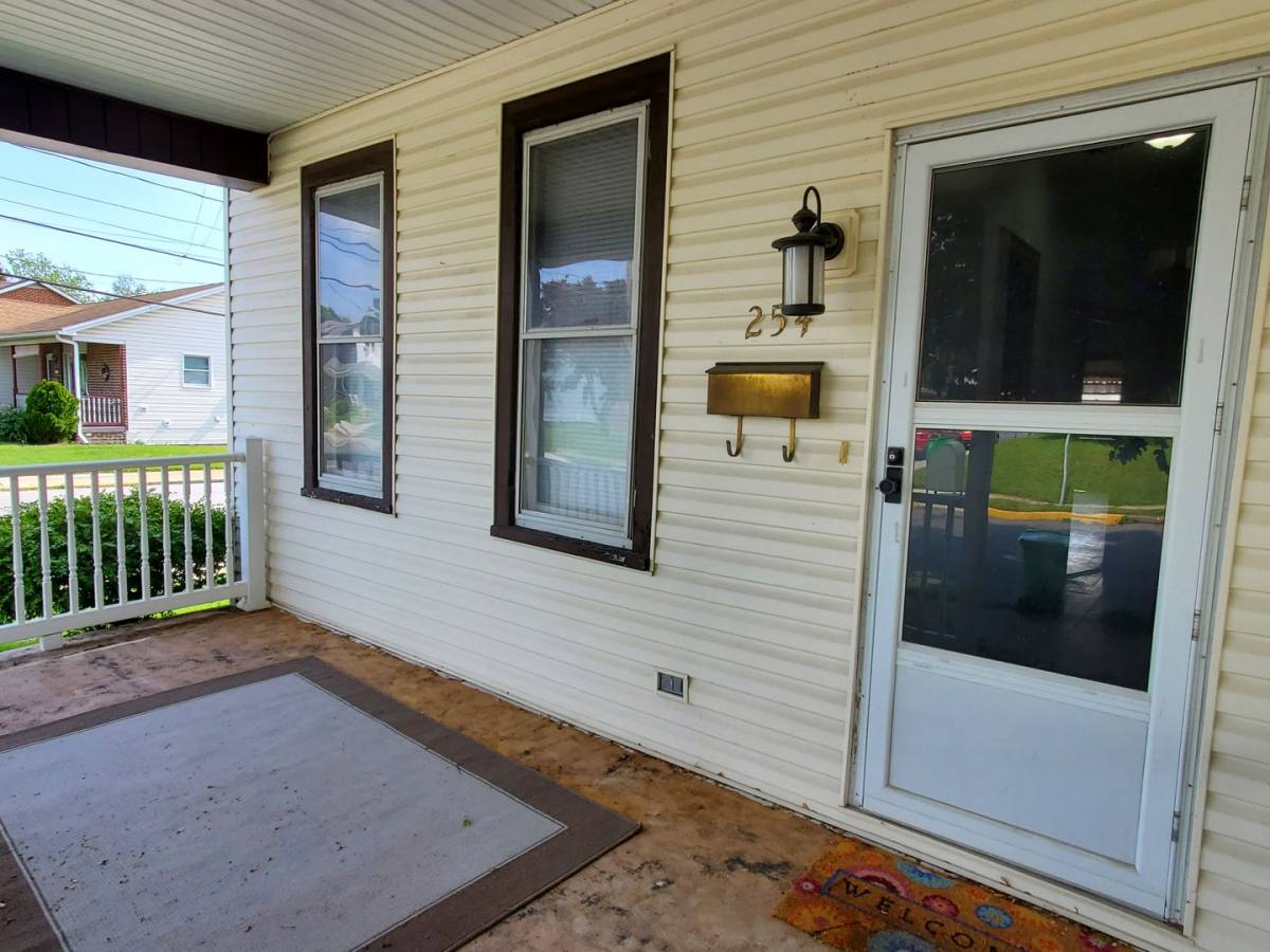 Townhouse for rent at 254 Franklin St, Carlisle, PA 17013