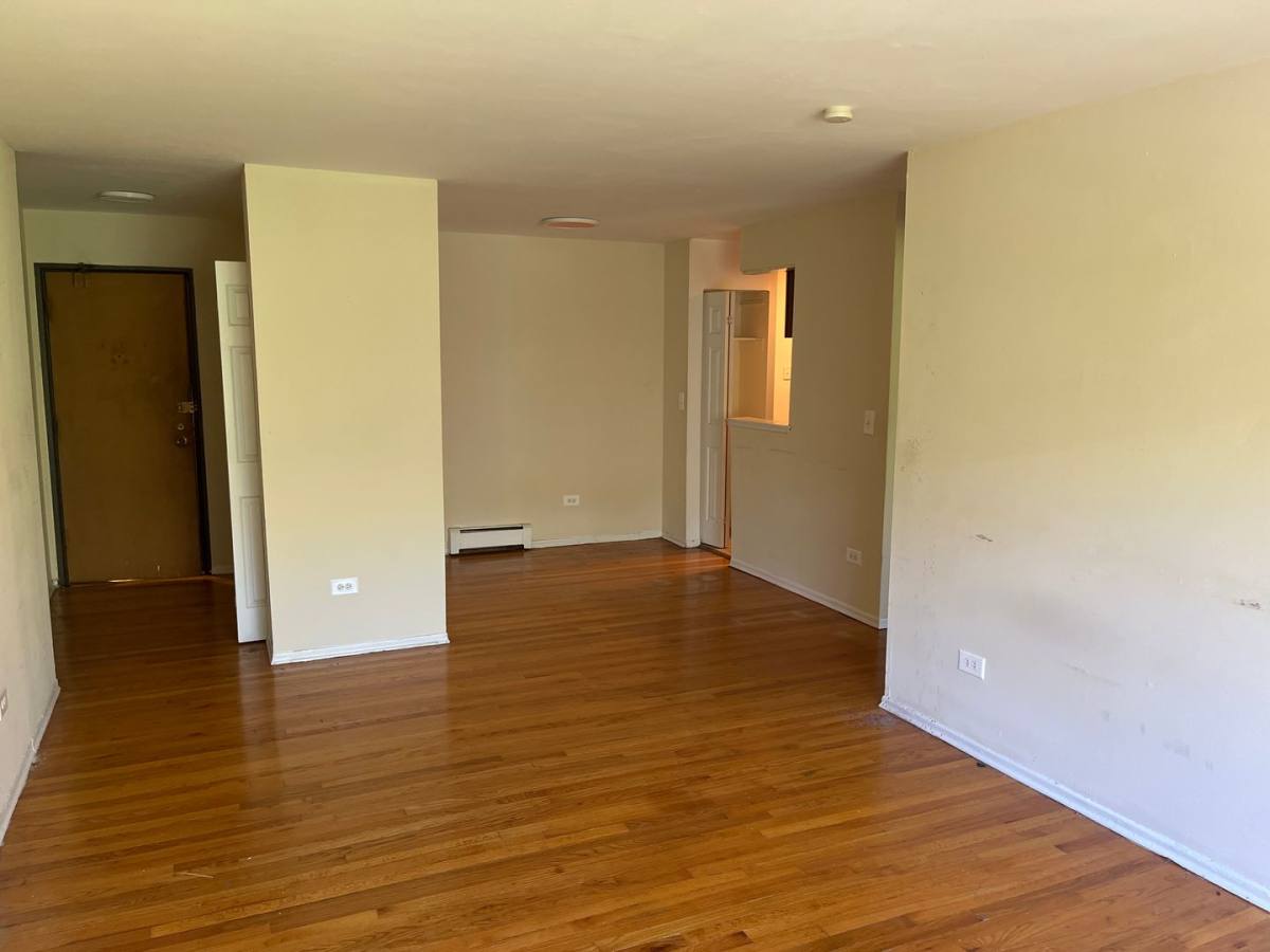 Apartment for rent at 1055 W Catalpa, Chicago, IL 60640