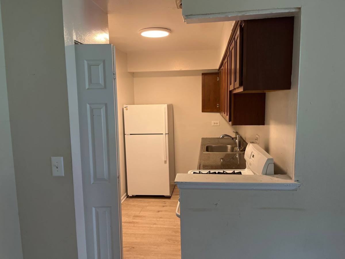 Apartment for rent at 1055 W Catalpa, Chicago, IL 60640
