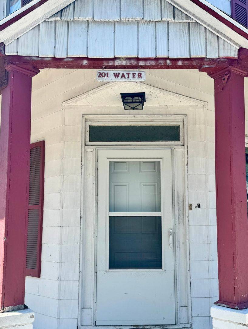 Apartment for rent at 201 W Water St, Middletown, PA 17057