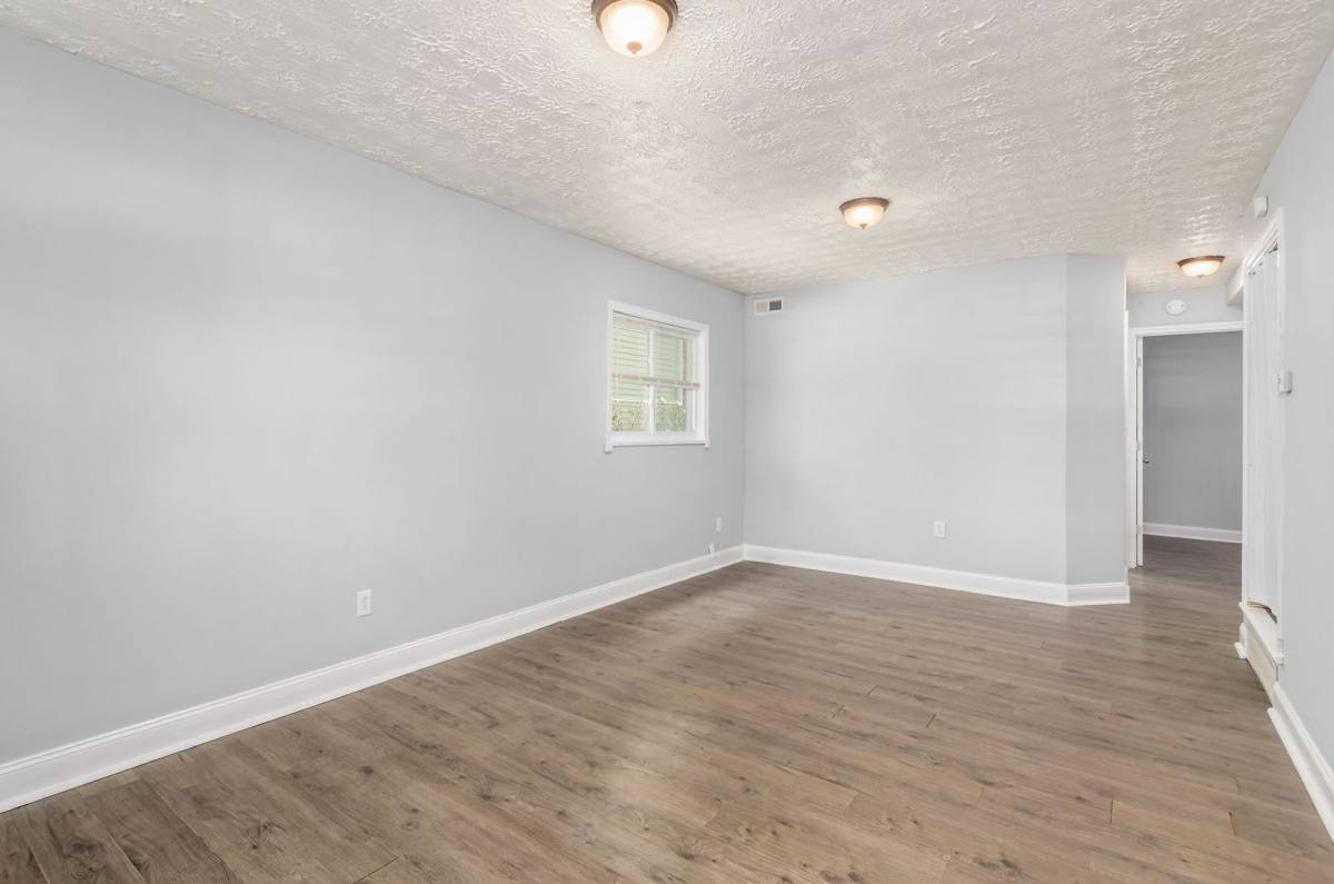 Apartment for rent at 1061-1063 E 15th Ave, Columbus, OH 43211