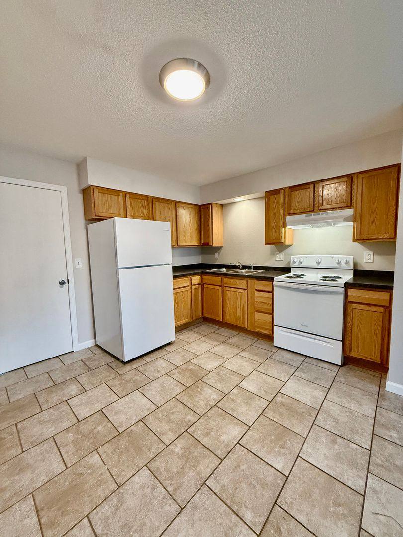 Apartment for rent at 1110 2nd St SE, Valley City, ND 58072