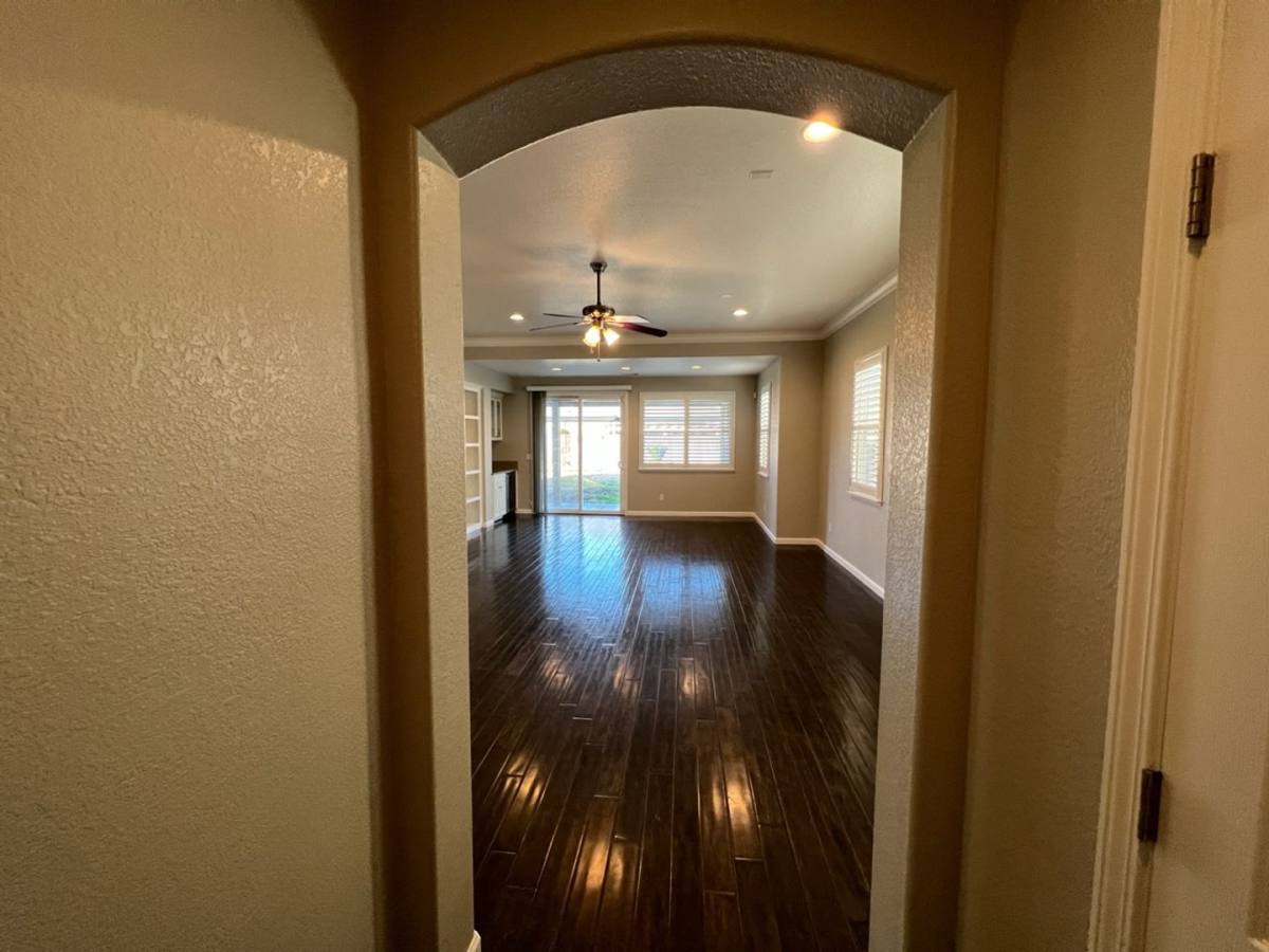 House for rent at 937 Jasmine Hollow Dr, Manteca, CA 95337