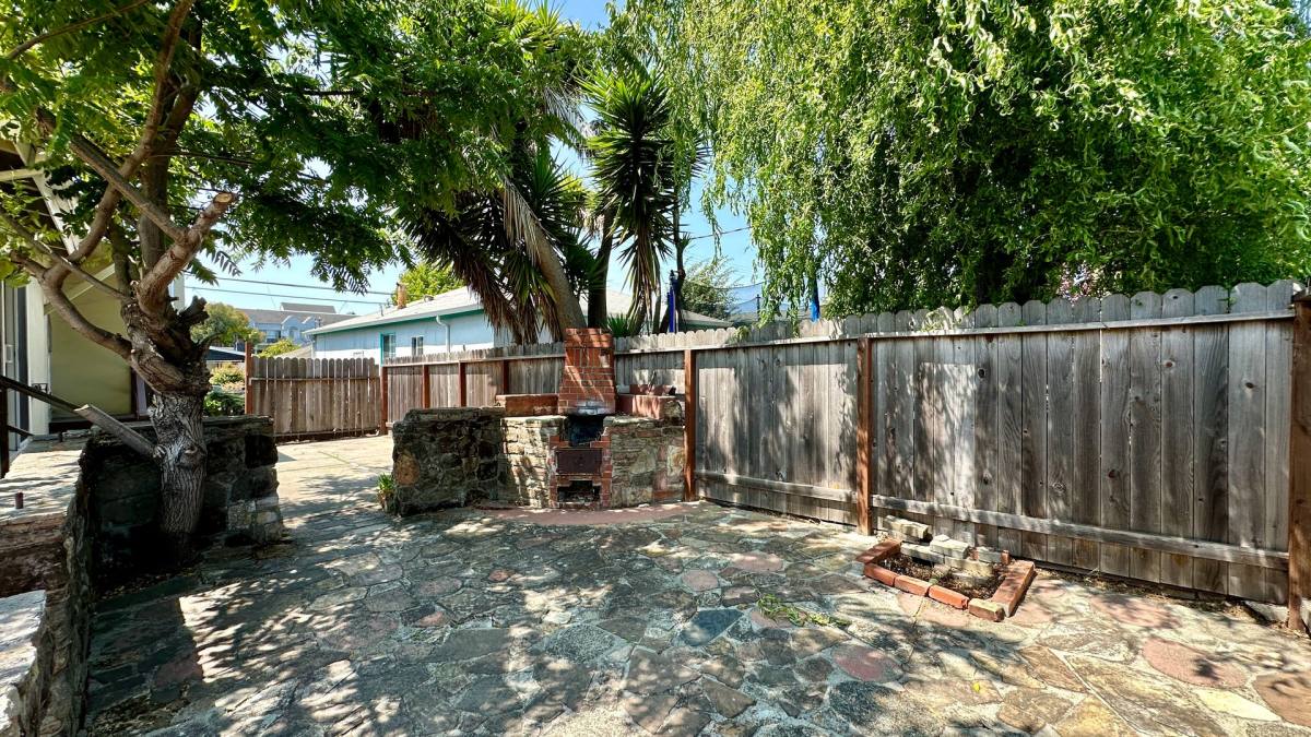 House for rent at 1426 Liberty St, El Cerrito, CA 94530
