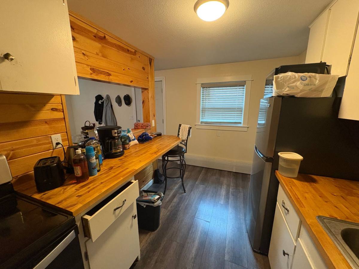 Apartment for rent at 413 Moro St, Manhattan, KS 66502