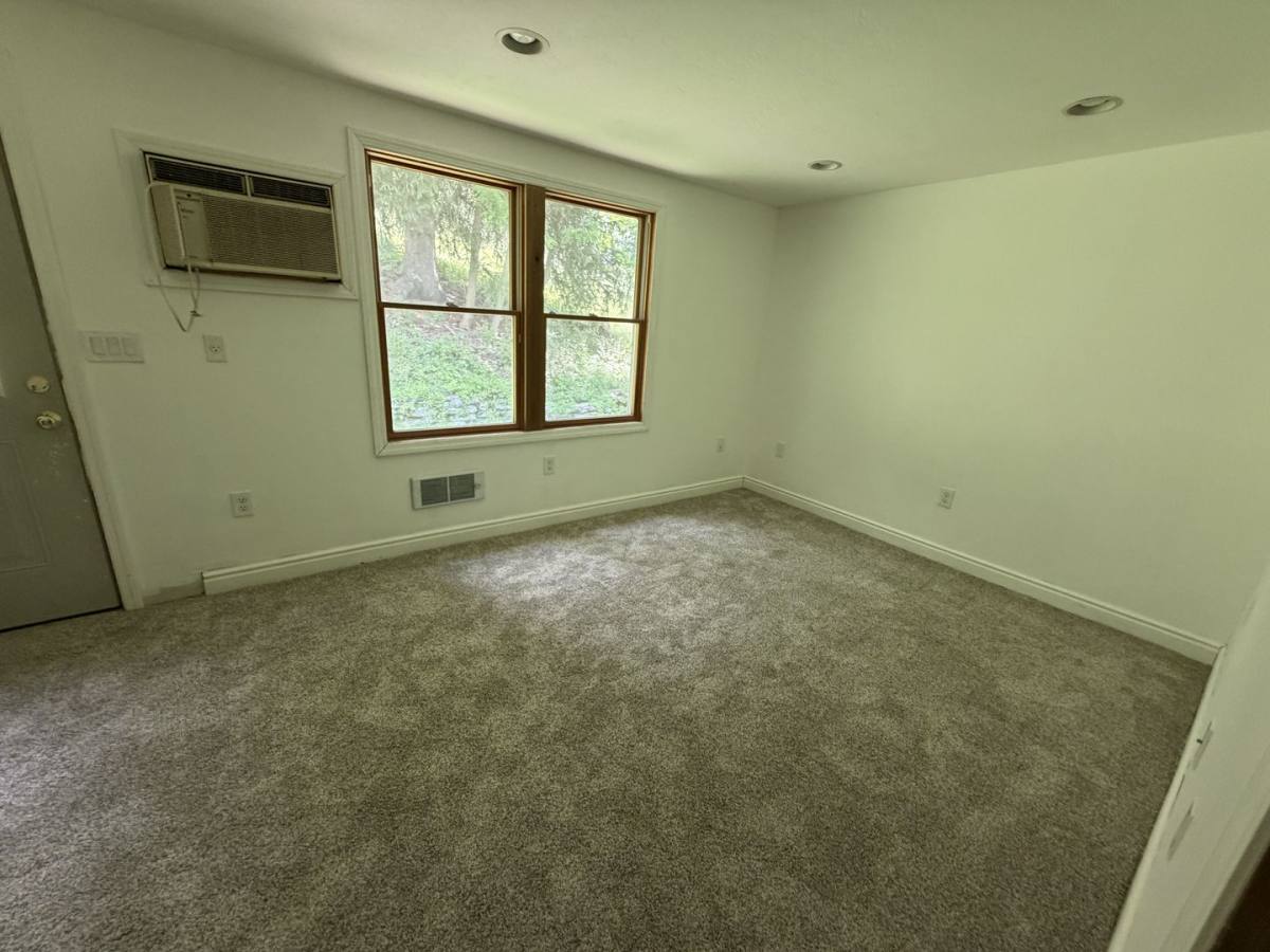House for rent at 1016 Old Washington Rd, Canonsburg, PA 15317