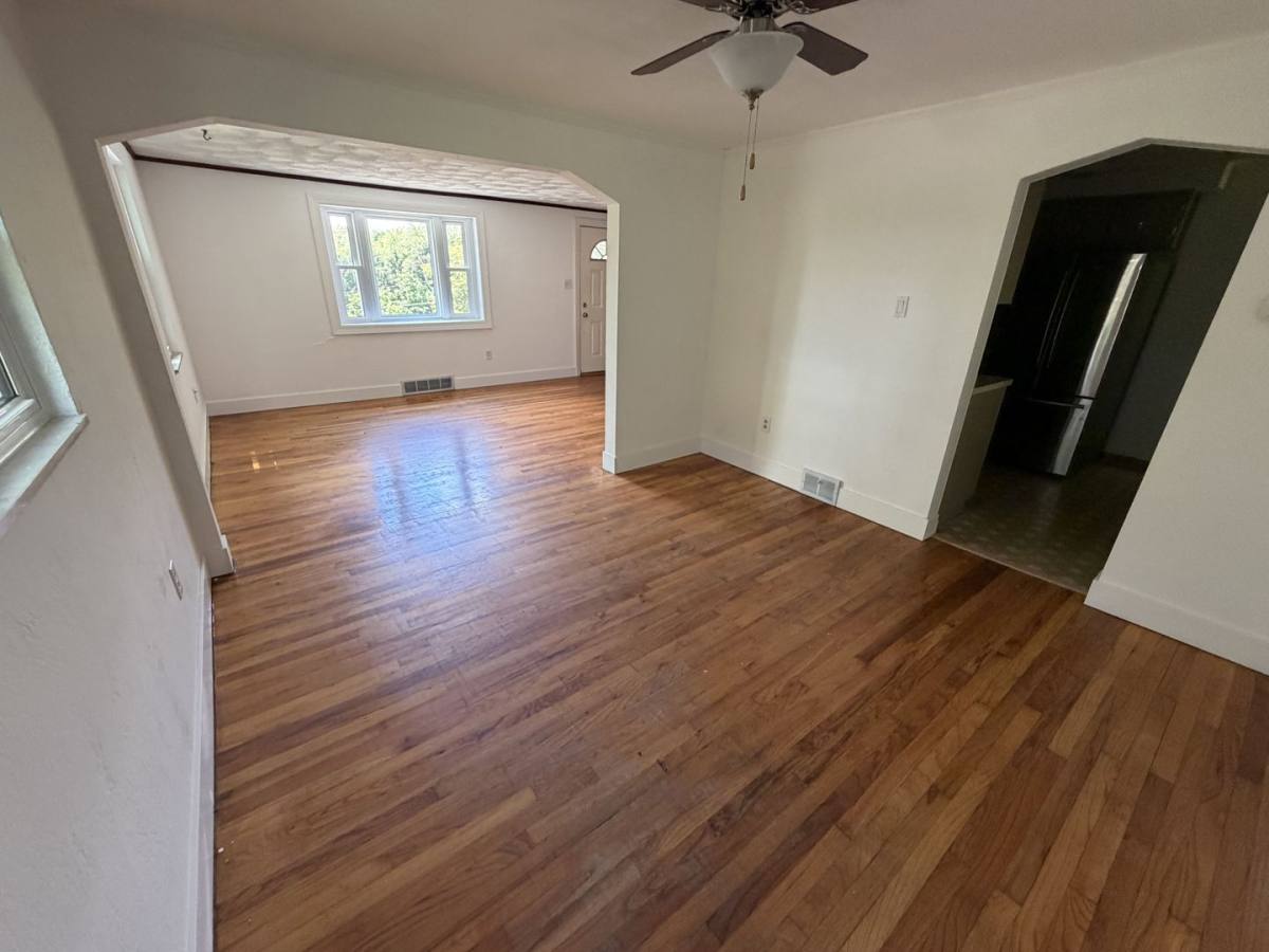 House for rent at 1016 Old Washington Rd, Canonsburg, PA 15317