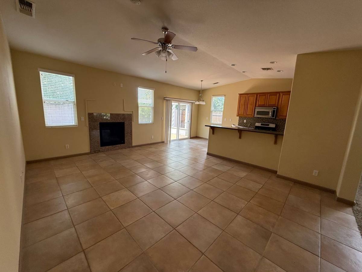 House for rent at 1764 Golden Way, Dinuba, CA 93618