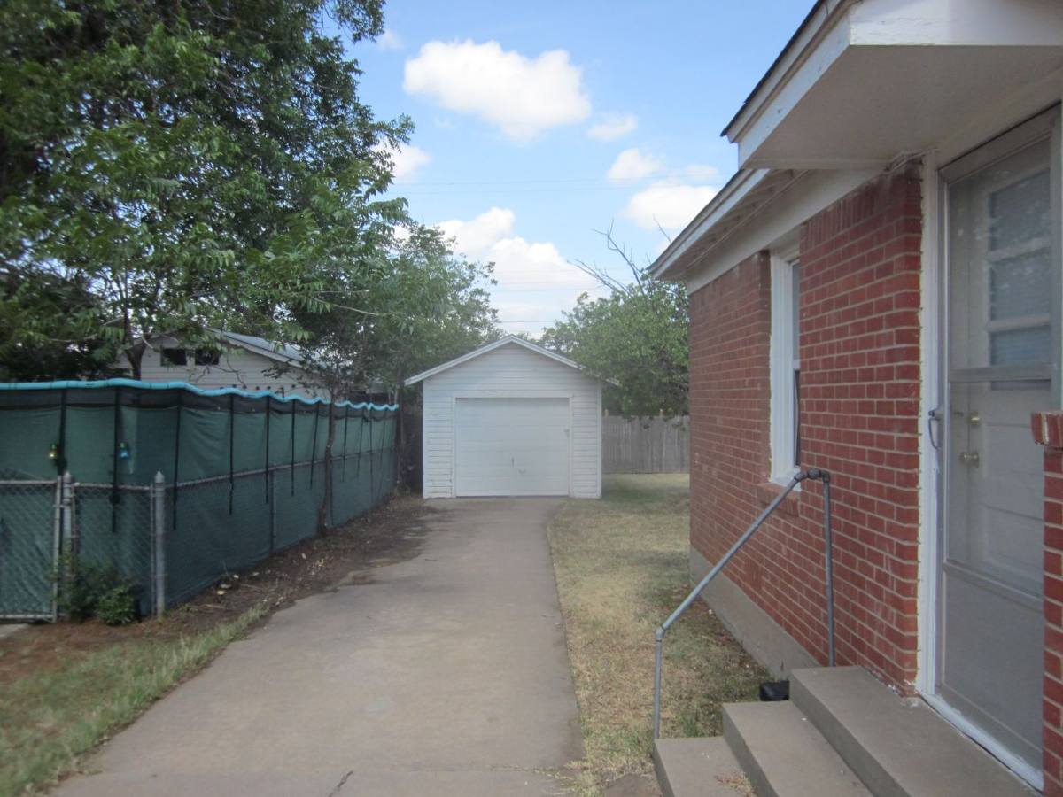 Apartment for rent at 106 S Palo Duro, Amarillo, TX 79106