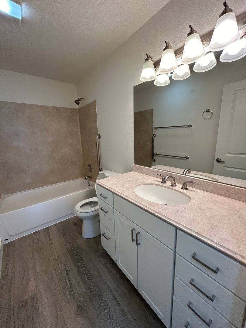 Apartment for rent at 31 & 65 NW Crosby Ave, Oak Harbor, WA 98277