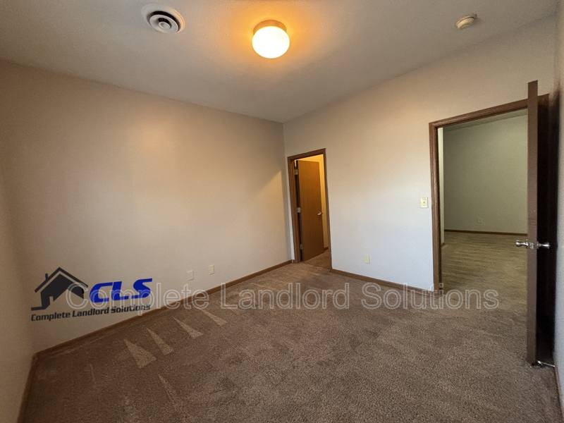 Apartment for rent at 1400 N Ave, Terre Haute, IN 47804